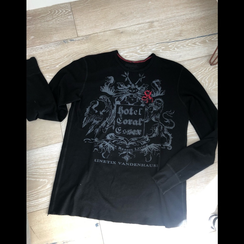 Long graphic sleeve shirt . Size XL . Good condition